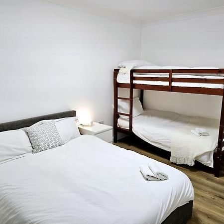 Wonderful Apartment In Wembley Londýn Exteriér fotografie